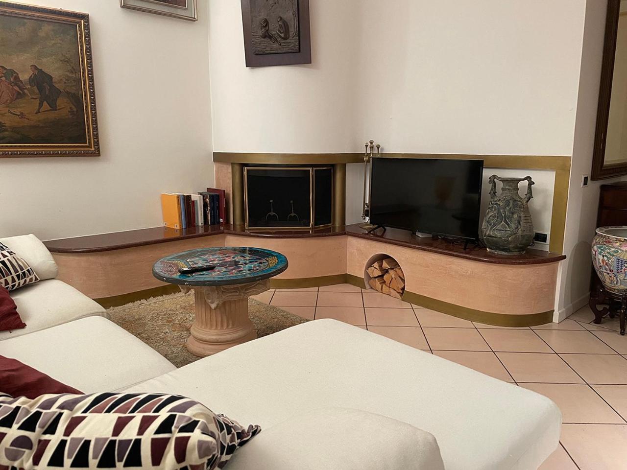 Villa Mario - Casa Vacanze Лавена Понте Треза Екстериор снимка